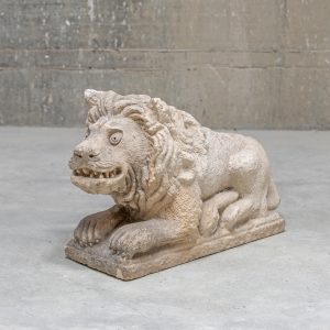 Stone lion, 18th century .