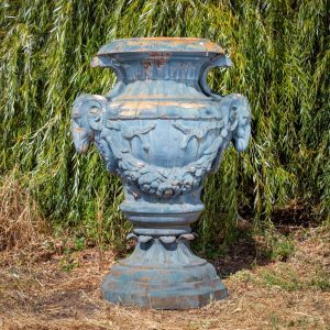 Par de Vasos com cabeça de Carneiro, Séc. XIX