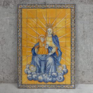 Virgin Mary with baby Jesus, 17th century .