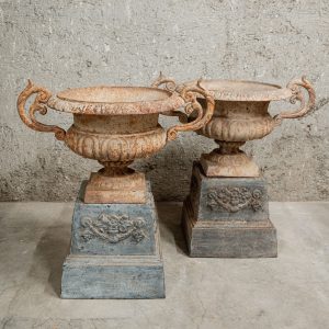 Par de Taças Ornamentais em Ferro Fundido – Século XIX